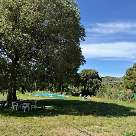 Santa Teresa, Casa La Higuera Alpesi faház Casares