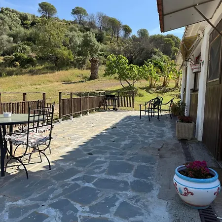 Chalet Santa Teresa, Casa La Higuera Casares