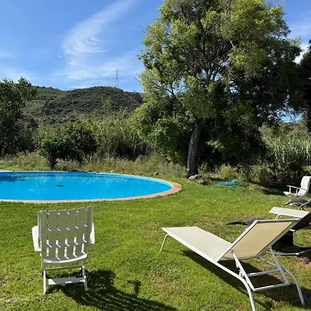 Santa Teresa, Casa La Higuera * Casares
